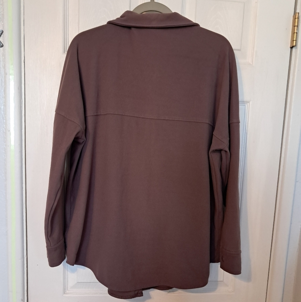 Mondetta Women’s Knit Oversized Button-Up Shirt - Picture 6 of 8